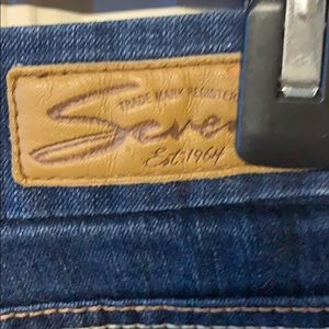 New with out tags Seven 7 size 8 Slimming Bootcut